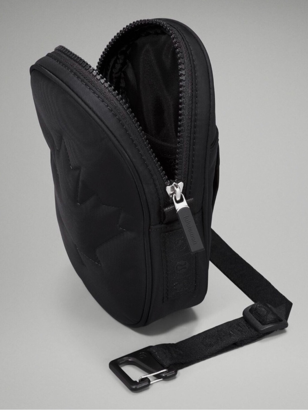 LULULEMON ATHLETICA UNISEX CROSSBODY BAG FUTURE LEGACY TEAM CANADA WATERPROOF